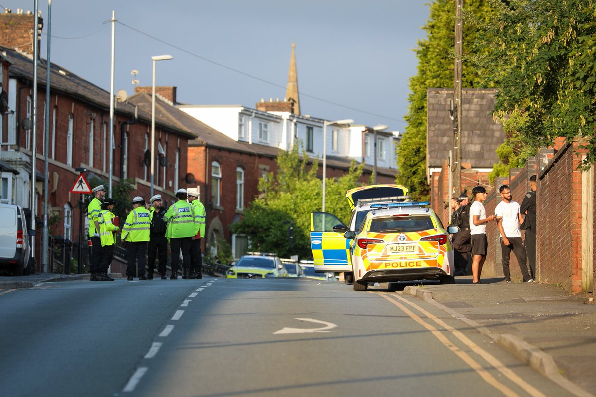 aspmcr's tweet photo. Witnesses now say the vehicle hit the pedestrian and crashed as officers were turning around to pursue it. https://t.co/n9qcjqvQ2d