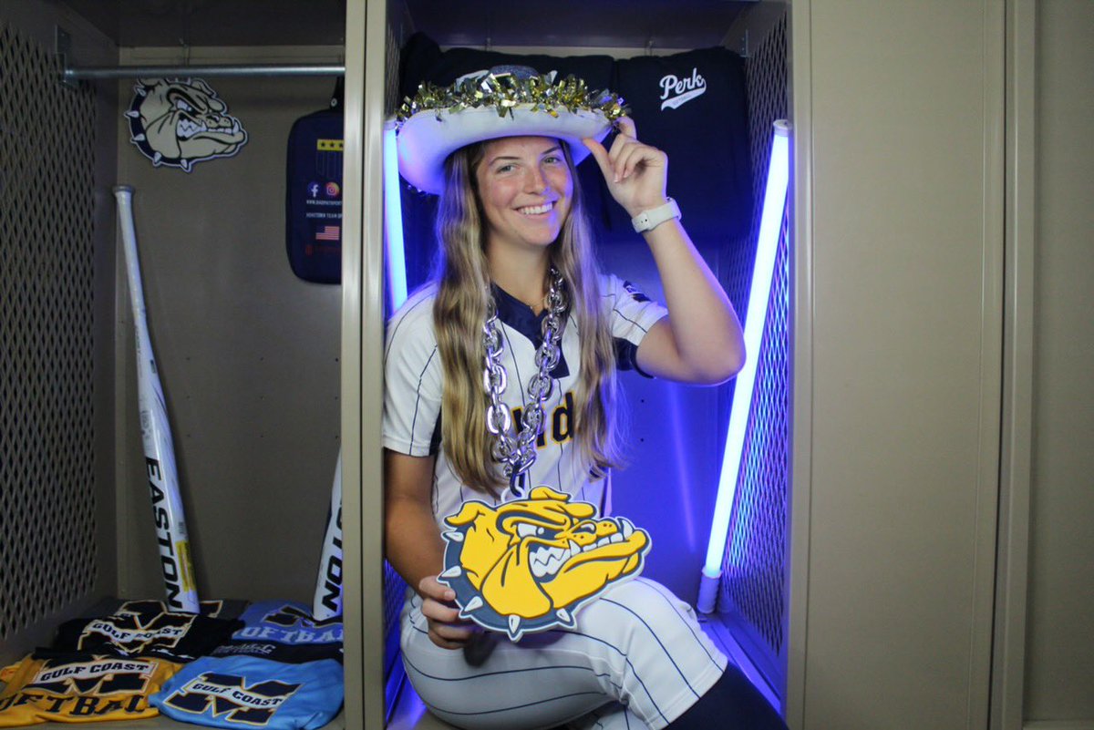 LacyMia5372's tweet photo. I had a great visit this morning at @MGCCCSoftball ! Thank you to coach Izzy and coach K for having me! @IzzyWerdann @kailey_hil Perk up! 🐶 https://t.co/m4IYu7sTcb