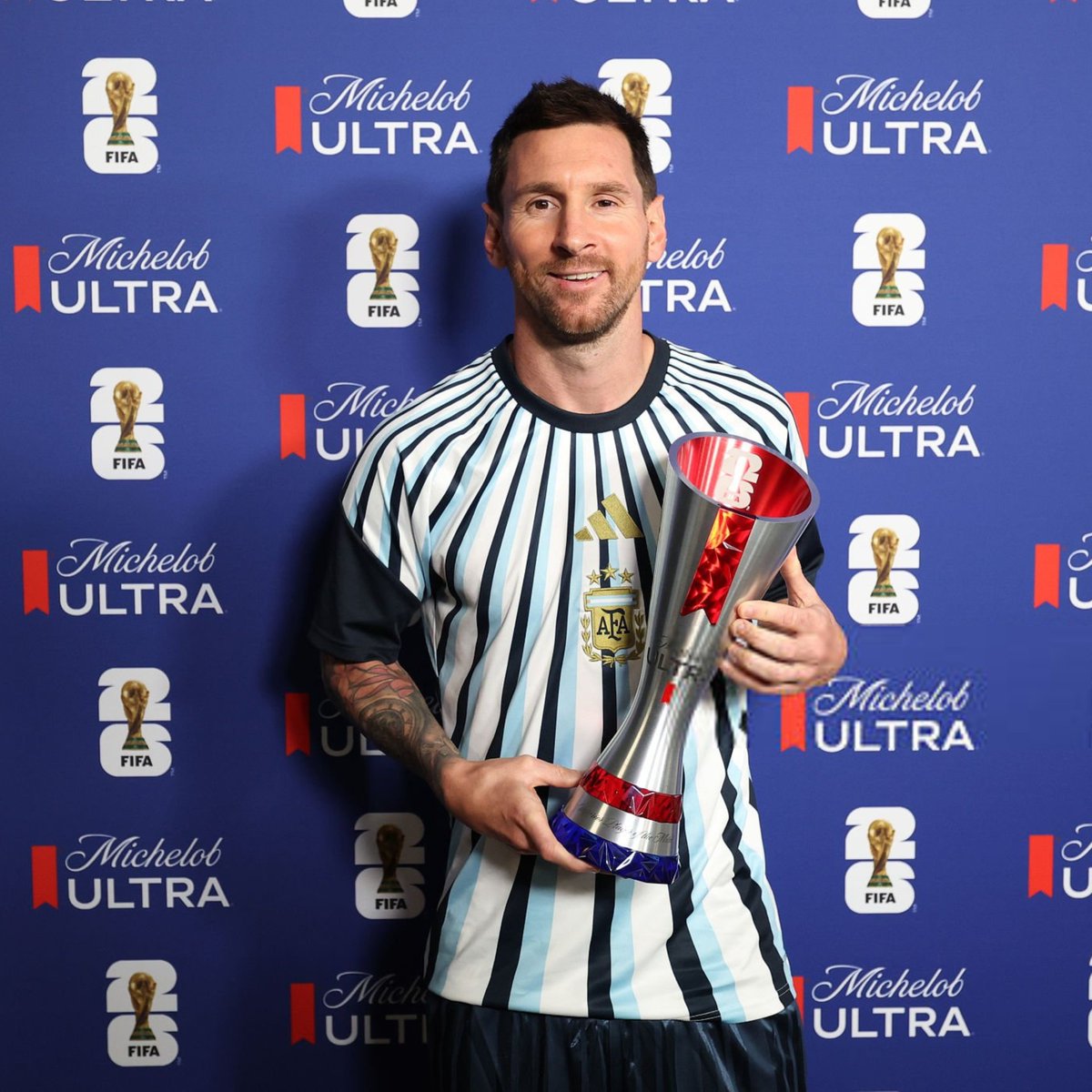 ActuFoot_'s tweet photo. 🚨 OFFICIEL ! POUR LA 4ÈME FOIS DANS CE MONDIAL, LIONEL MESSI 🇦🇷 EST ÉLU HOMME DU MATCH FACE À L'ÉGYPTE ! 🐐

Tu n'es pas humain Leo, ce n'est pas possible. https://t.co/F4uvlPx8bp