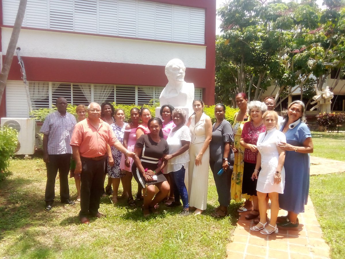UniversidadPCC's tweet photo. 💫 La Facultad de Preparación de Cuadros de la @UniversidadPCC se viste de gala con 8 nuevas Licenciadas en Ciencias Sociales que realizaron esta mañana su Ejercicio de Culminación de Estudios 📚.
A todas ellas,
FELICIDADES y ÉXITOS❗ https://t.co/FoWOFpBl1q