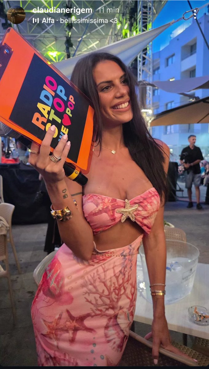 MauraValzolgher's tweet photo. Bellissima, bravissima, perfetta buona serata ai 🌸 presenti e grazie dei contenuti che ci regalate ✨♥️🤩
#fiorde #radiostopfestival https://t.co/YeuCh2b4qf