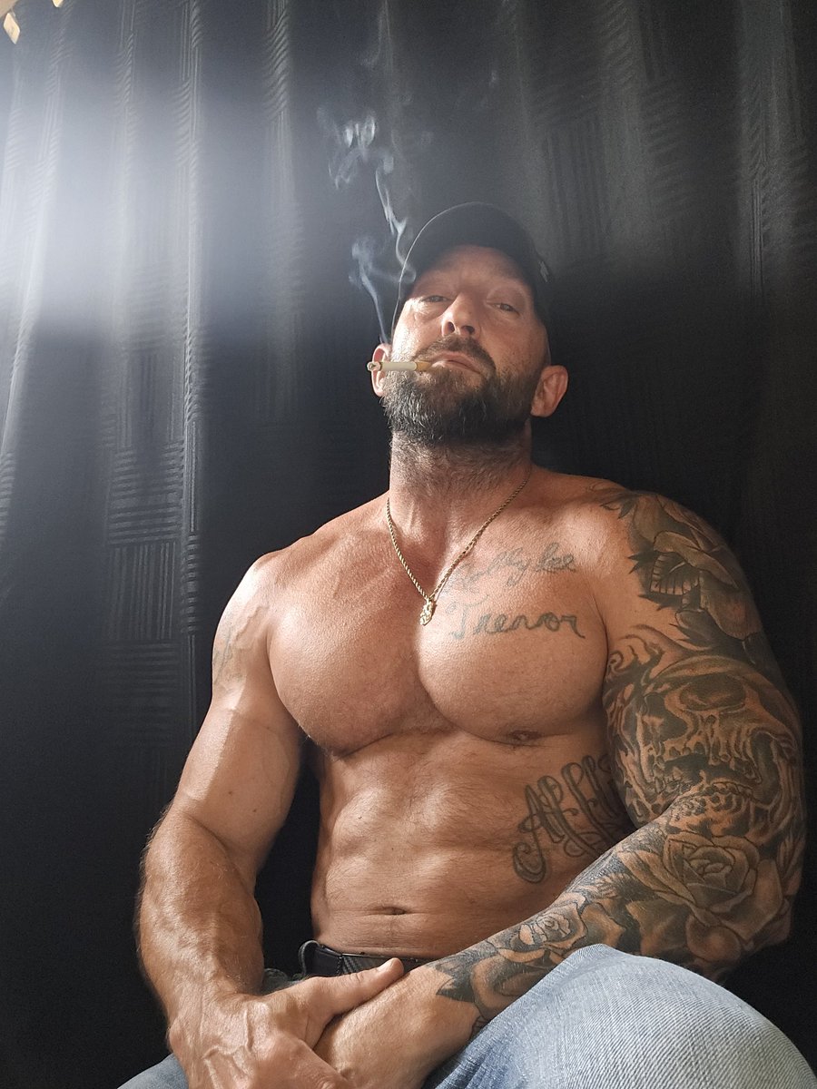Majorrob101's tweet photo. If you knew what I was thinking right about now lol https://t.co/mFofrjtIeB