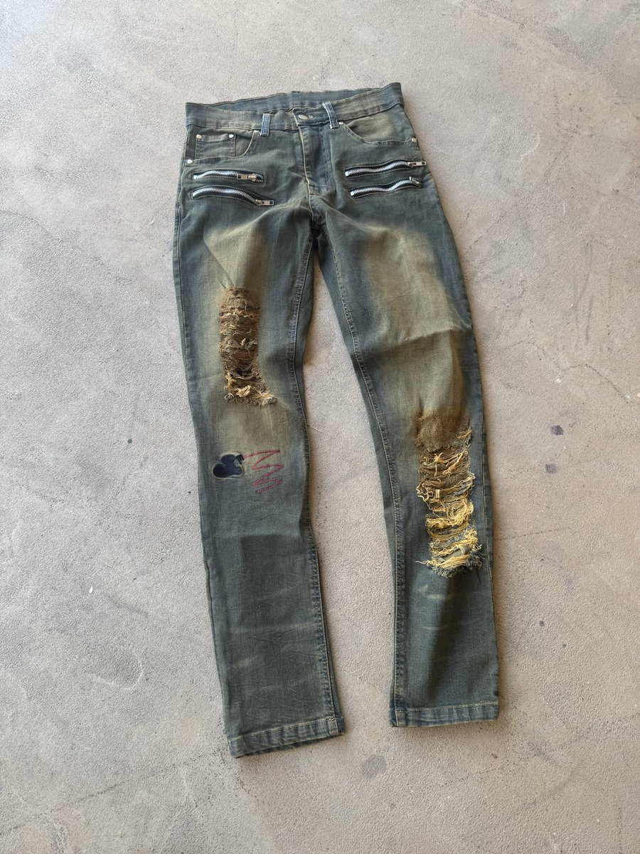 aroxas_'s tweet photo. new jeans https://t.co/Avm8HJV7b6