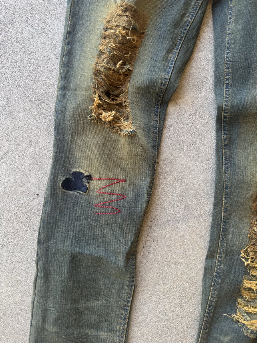 aroxas_'s tweet photo. new jeans https://t.co/Avm8HJV7b6