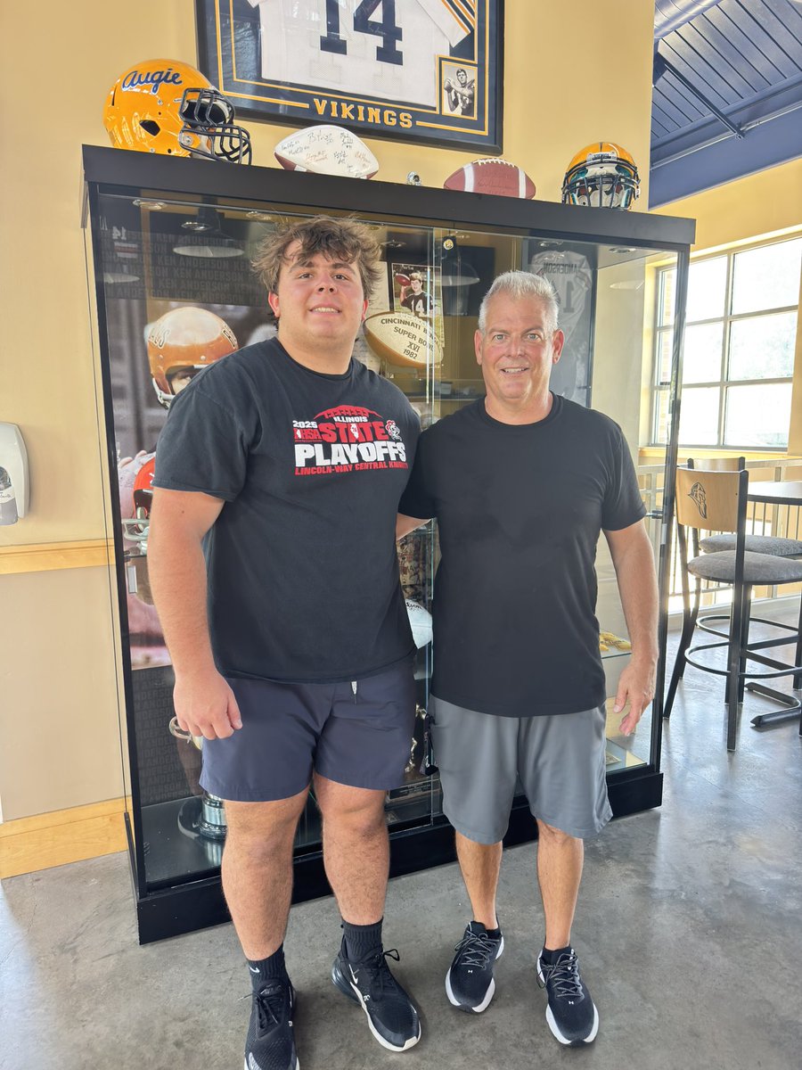 Billy_Brennan67's tweet photo. Had a great time at my @AugieILfootball visit last week! Thank you Coach @Coachragone for the awesome tour of campus! I really enjoyed getting to learn more about the program, the team, and the culture at Augustana. Looking forward to being back on campus! 
@LWC_KnightFB @EDGYTIM @DeepDishFB @PrepRedzoneIL @offsznbrand