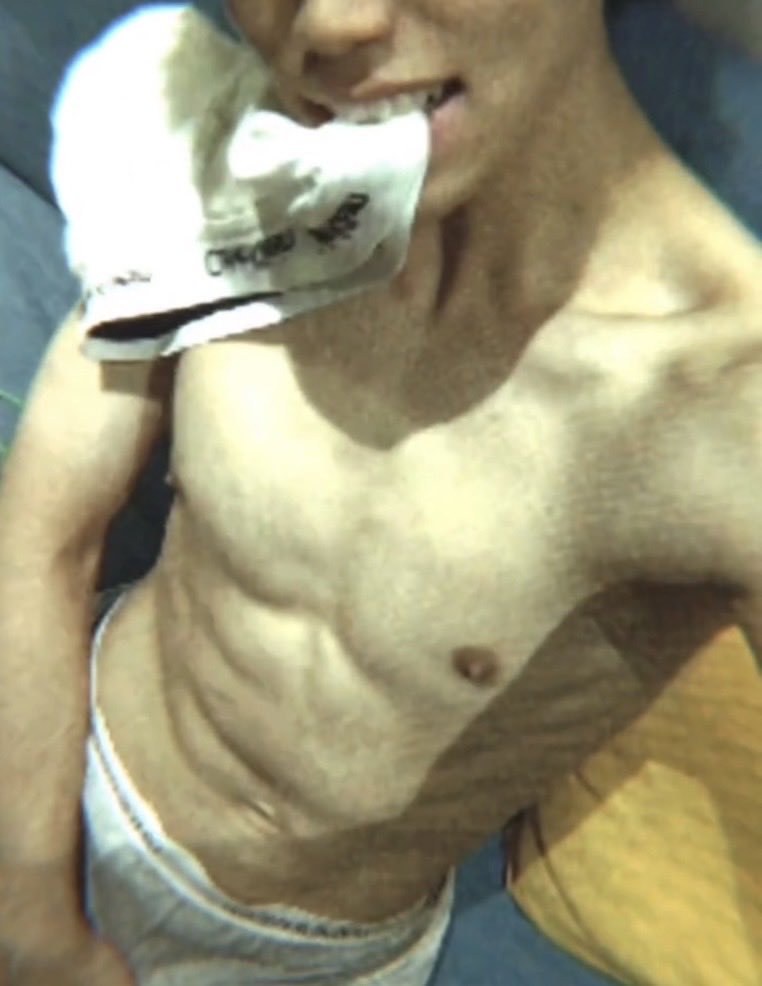 Fulaonainadook's tweet photo. 长沙男大 不直 卡�� 180-64 https://t.co/7um4qX5Gro
