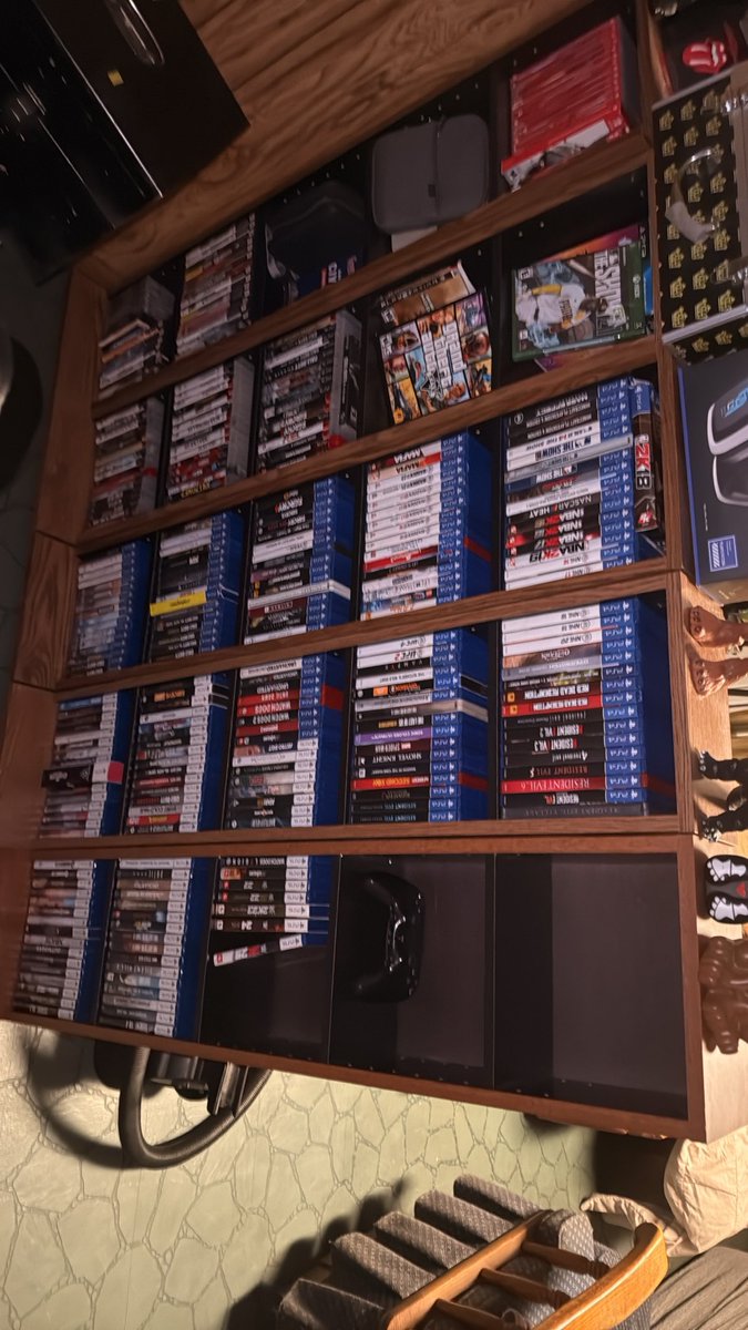 ScreamScarystab's tweet photo. @PlayStation Come on PlayStation keep disc for gaming I don’t like the digital game i always keep more game for my collection https://t.co/9FXZsDiiEM