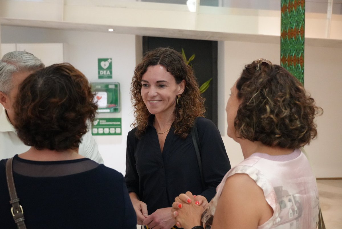Rosanchezgrau's tweet photo. Inca és un bon exemple de com la política socialista millora la vida de la gent. 

Ha estat un gust escoltar i posar idees en comú amb els companys i companyes @SocialistesInca . 

Aquesta ciutat i la seva gent sempre em carrega les piles i m’omple d’il·lusió. https://t.co/RnYTTNTNQy