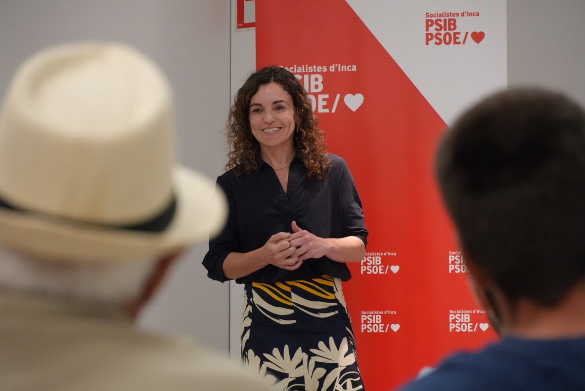 Rosanchezgrau's tweet photo. Inca és un bon exemple de com la política socialista millora la vida de la gent. 

Ha estat un gust escoltar i posar idees en comú amb els companys i companyes @SocialistesInca . 

Aquesta ciutat i la seva gent sempre em carrega les piles i m’omple d’il·lusió. https://t.co/RnYTTNTNQy