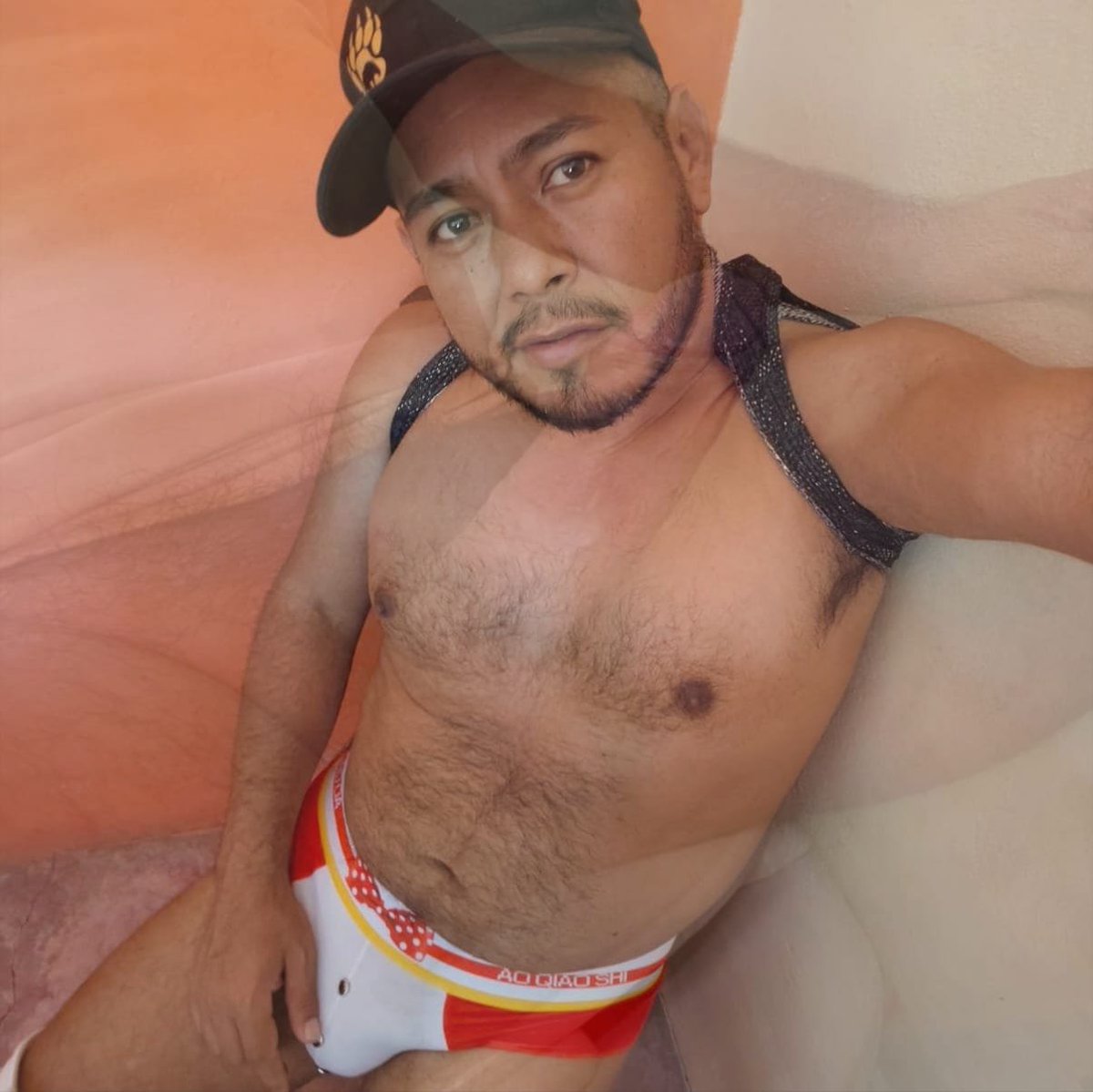 hot_man_yo's tweet photo. 🔥😈Me subo al #Trend que se puso otra vez de moda.. con un poco de creatividad y un #RUGIDO a la #MANADA es como nos quedó‼️😈🔥

@Ricardo_el_oso 
#OsoSolitario #OsoPride #BearTop #OsoDominante #AlphaBear #OsoMacho #TopBear https://t.co/lwMQwLRxtM