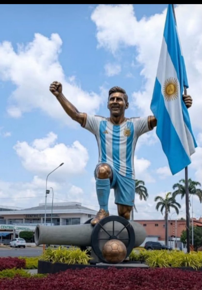 omartin05's tweet photo. @44Jesteller A mamarsela. Todos los anti Messi, Madridistas, Anti Argentinos y Ronaldolovers. https://t.co/Eem0peyAWz