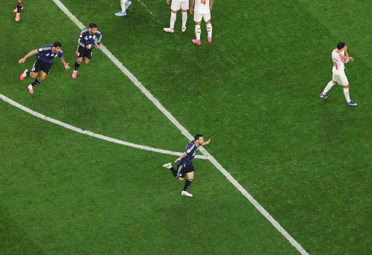 Joaseb_M's tweet photo. La única selección lo suficientemente despiadada para matar en el piso a Argentina es Alemania, y por suerte pasan una crisis futbolística enorme.

¿el resto? claro que suponen un reto, pero el espíritu inquebrantable del Argentino presentará batalla. 

y si Dios está de mi lado, ¿quién contra mí?
