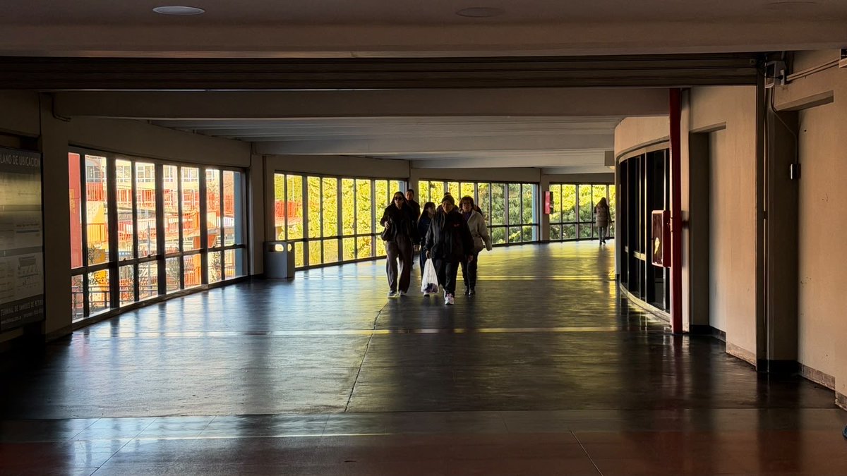 CELADIok's tweet photo. 🚍 Buenas noticias para quienes viajan desde la Terminal de Ómnibus de Retiro

Volvió a habilitarse el ingreso peatonal por la Av. Ramos Mejía.

✅ Más accesibilidad desde los trenes o las líneas C y E del subte
✅ Más comodidad y seguridad, especialmente de noche. https://t.co/gfwP5glMvB