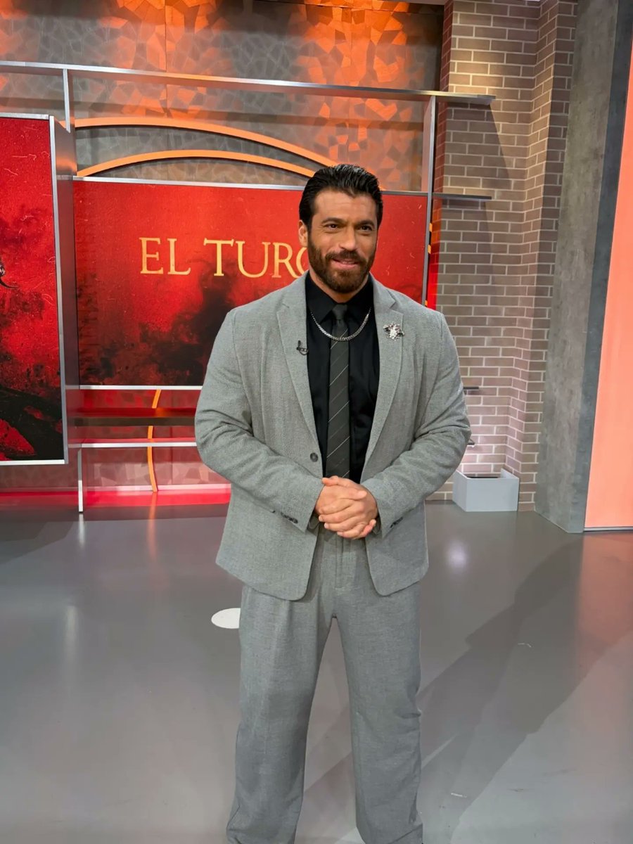 YamanManiaPl's tweet photo. @Telemundo/ @TelemundoSeries Ig 

Vino, vió y venció...#ElTurcoTLMD conquistó a todos en Telemundo 🔥🗡️❤️ Gran miniserie de 5 episodios. Evento especial, ESTA NOCHE 10PM/9C

#CanYaman https://t.co/YQ1BOERpFp