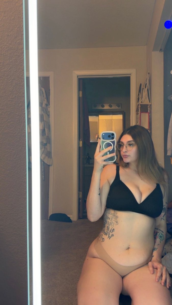 Mackenzie822541's tweet photo. We are back and better ! Yall miss me 🤪😘
Click the link in bio for more 💦 https://t.co/O1hC8GURdi