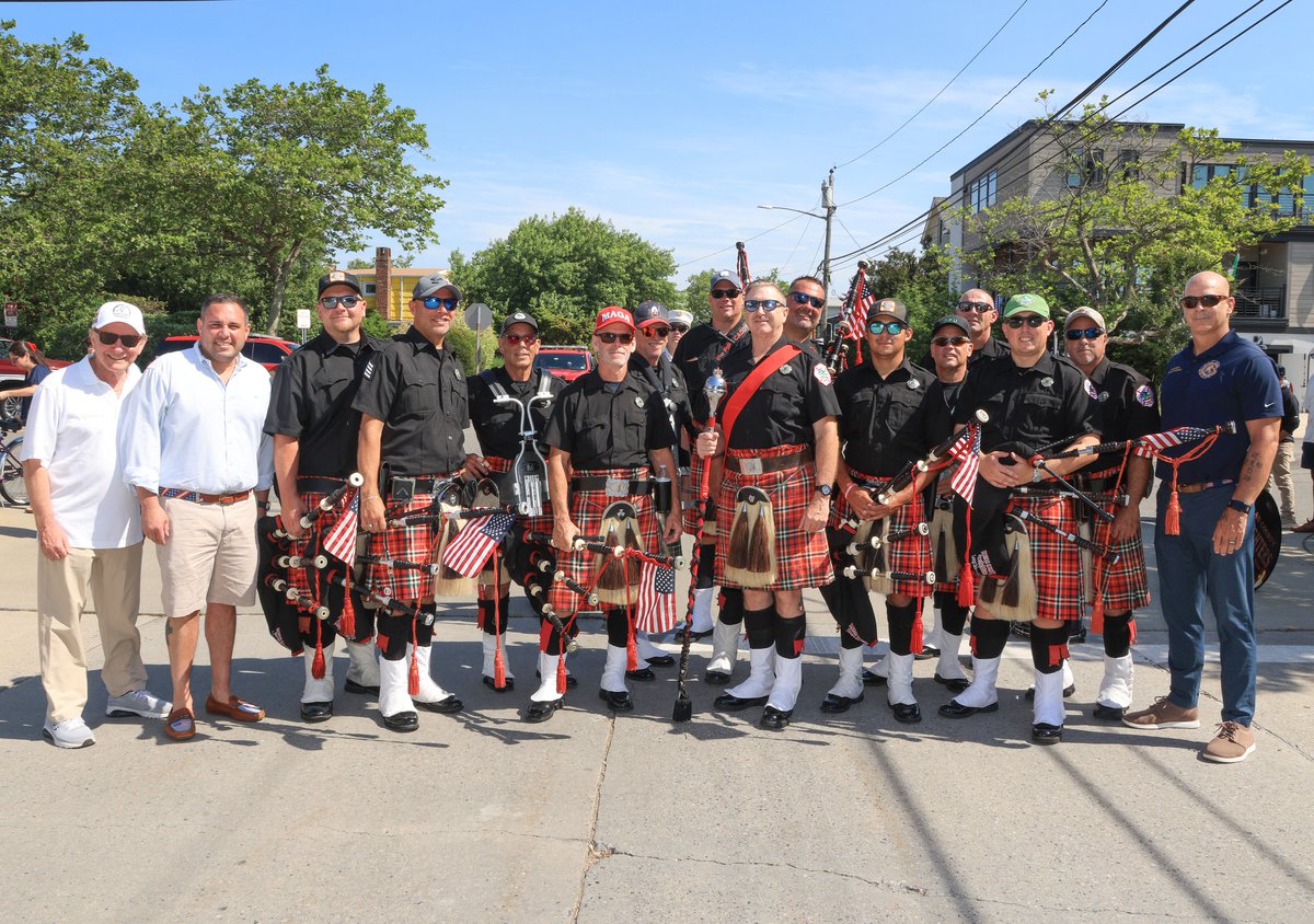 ANTHONYDESPO's tweet photo. Legislator Patrick Mullaney and I couldn't think of a better way to kick off the #4thOfJuly than in #PointLookoutNY.
Hundreds of proud Americans came together to celebrate the 250th birthday of the greatest nation on Earth. https://t.co/ffk3iobtHX