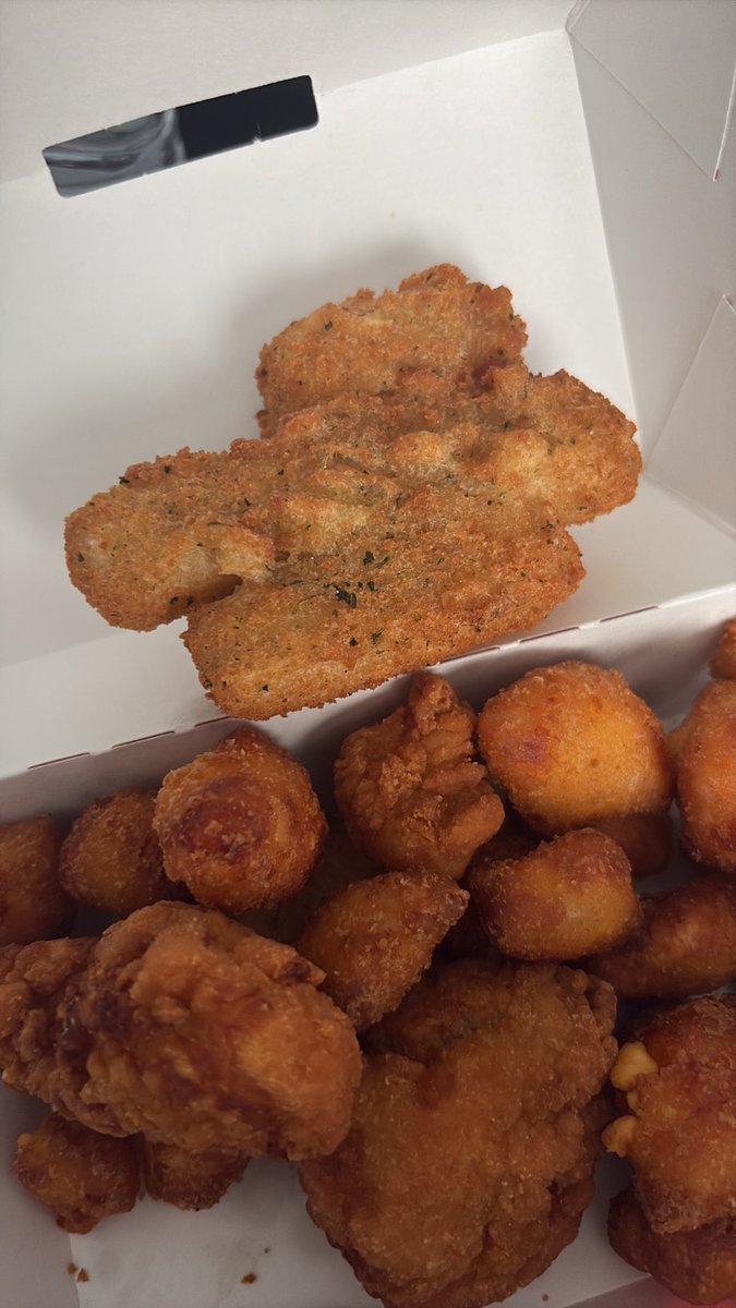 OGKushunoby's tweet photo. @sheetz wtf is this for my mozz sticks in an app sampler??? https://t.co/JZAtHTkizl