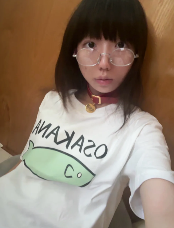maoli1998's tweet photo. 大家都說戴眼鏡的女生比較乖。
那你想不想認識看看？ https://t.co/lx7D9EP0NO