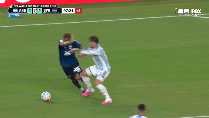 amatsuga3's tweet photo. @Lagusneta Está no fue falta y la que les pintaron hoy para anular el segundo sí fue, vamos Agus. https://t.co/Ej1g0tHSeR