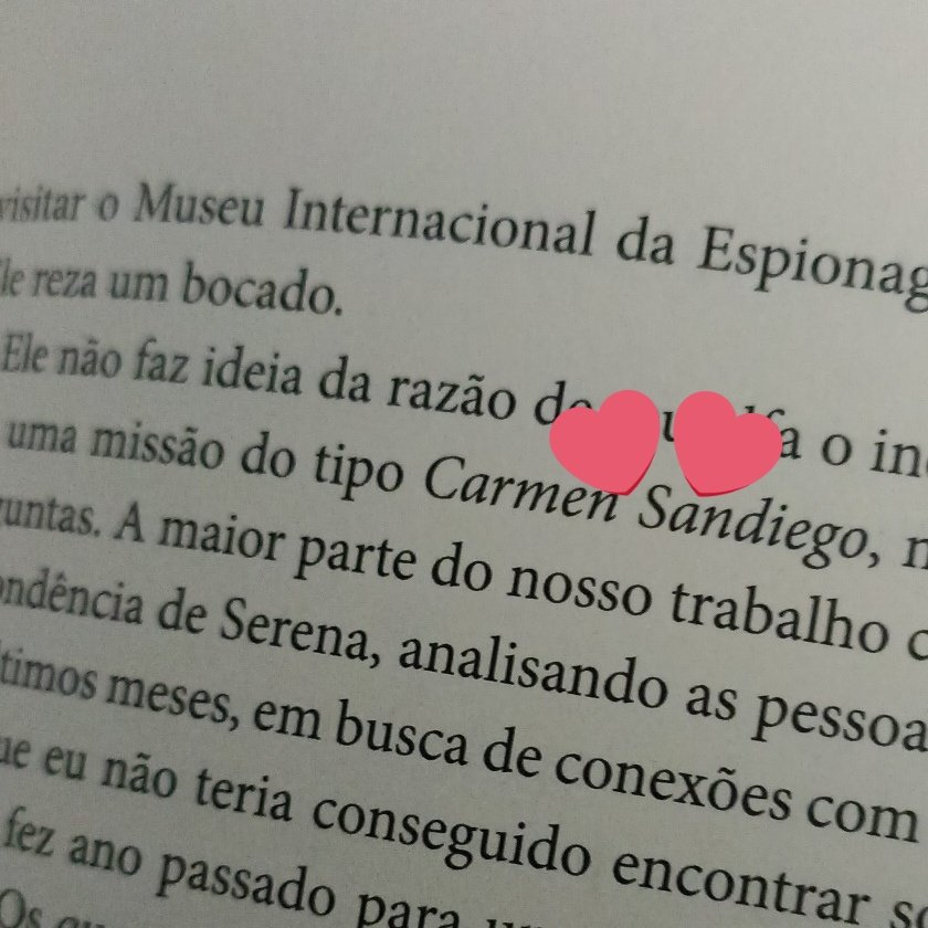 iuactress's tweet photo. PUTA QUE PARIU ESSE LIVRO TEM MEU CORAÇÃO PQP https://t.co/IQTHE9cK4w