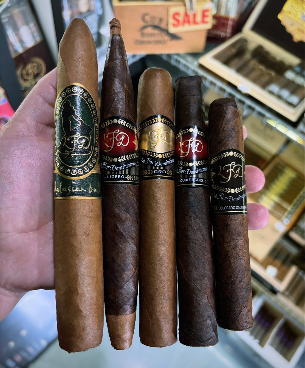 SophiaM41298966's tweet photo. It’s an LFD kinda day  #lfd #sophiassmokes #cigaroftheday #elcidscigarshop #elcidscigars #cigars #cigarboss #cigarlounge #cigarshop #cigartime #botl #sotl #cigaraddict #cigarjunkie #cigarworld #cigarnation #cigarsmoker #cigarcollector https://t.co/rIBioKuMZ4