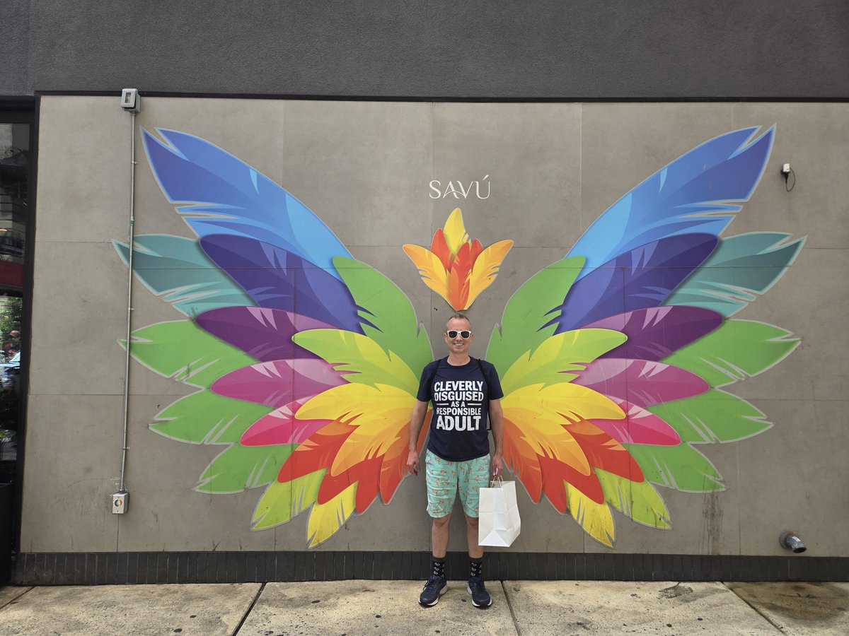 AuthorALMengel's tweet photo. Philadelphia ❤️ https://t.co/TdjNEkueOn
