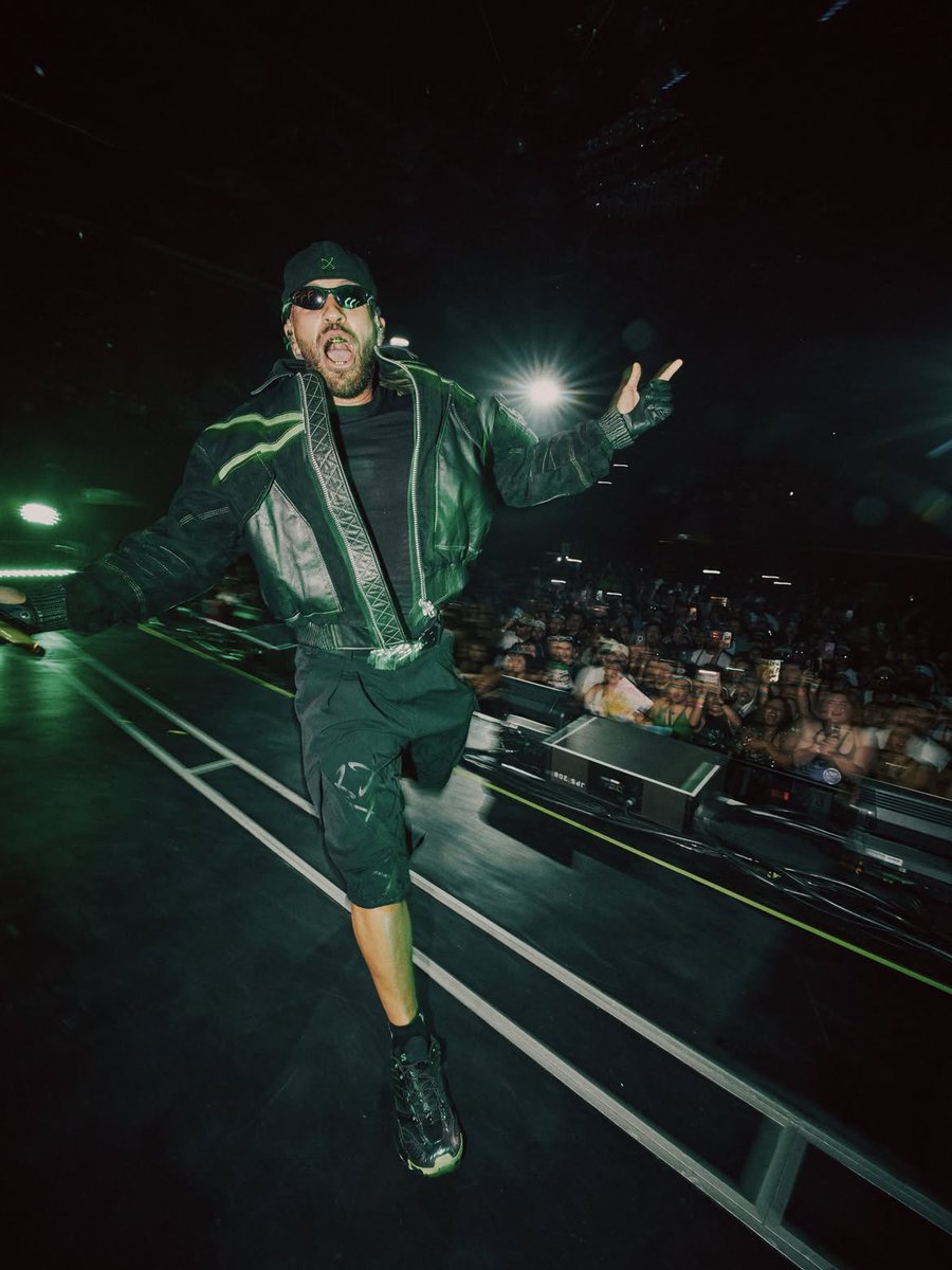 UMUSICA's tweet photo. Enntréguenlo todo, y si las cosas salen mal escuchamos al FERXXO 🖤💚 https://t.co/rtBXTmxN6q