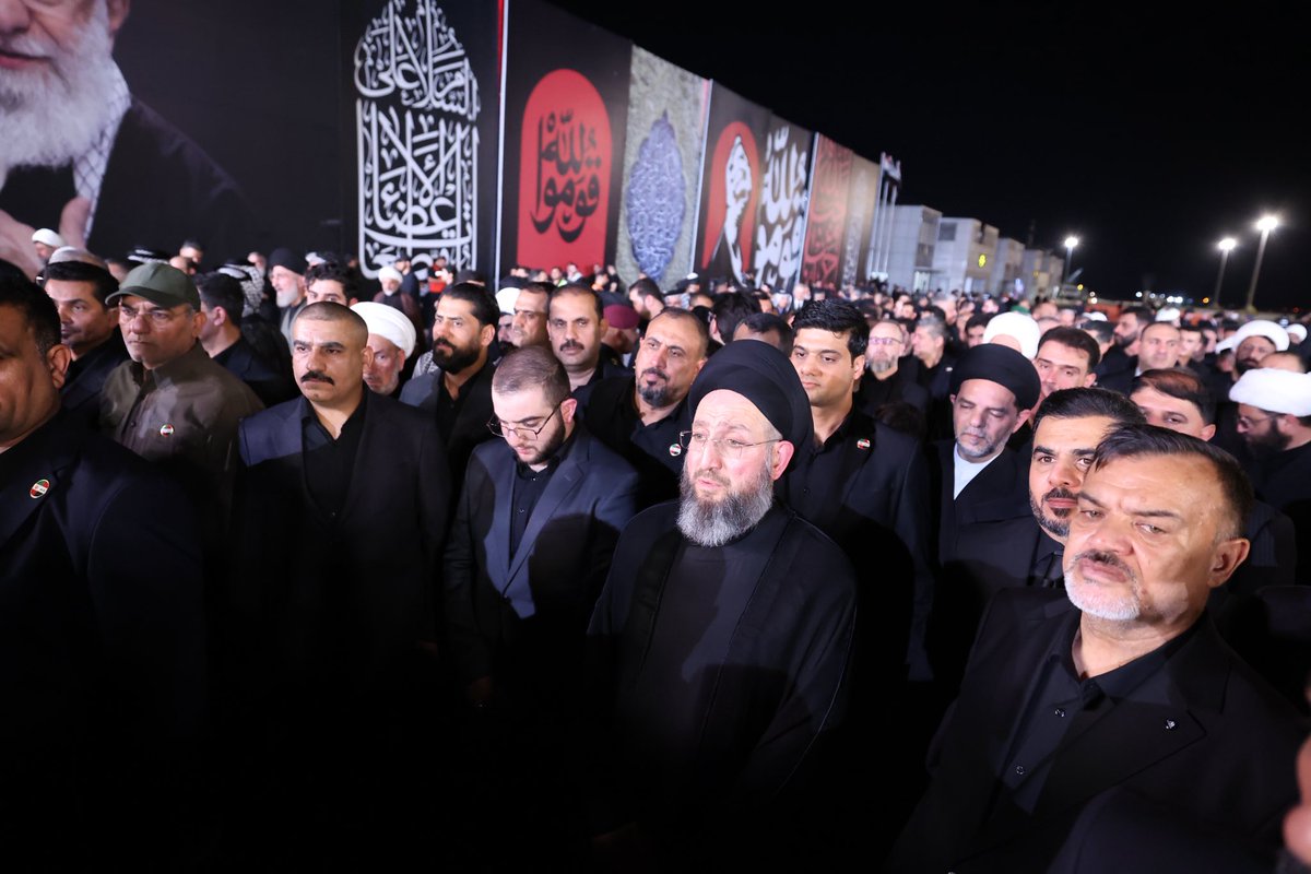 MediaAlhakeem's tweet photo. سماحة السيد الحكيم يشارك بتشييع الإمام الشـ.هيد السيد علي الخامـ.نئي ( قدس سره الشريف) https://t.co/35wbOskFgu
