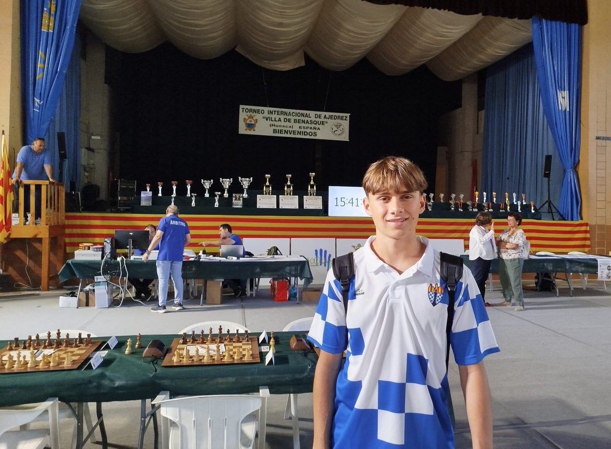 escacsgerunda's tweet photo. 🏆 #InternacionalBenasque | 3a Ronda
En Marc s'imposa amb negres al basc Joseba Izquierdo.
Segon punt de'n Marc Mallorquí, en tres partides.
#EscacsGerunda @kimmallor #Benasc @Benasque_ https://t.co/DeFeNcHHiO