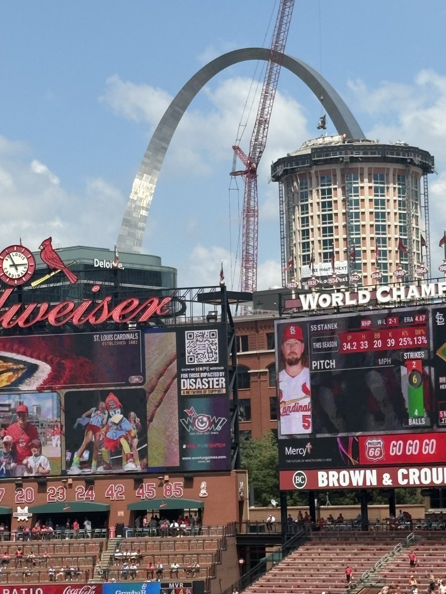 Matt_Gabbert's tweet photo. Watching them lift heavy machinery instead of Ryan Stanek giving up the game #STLCards https://t.co/eZThbzf3TB
