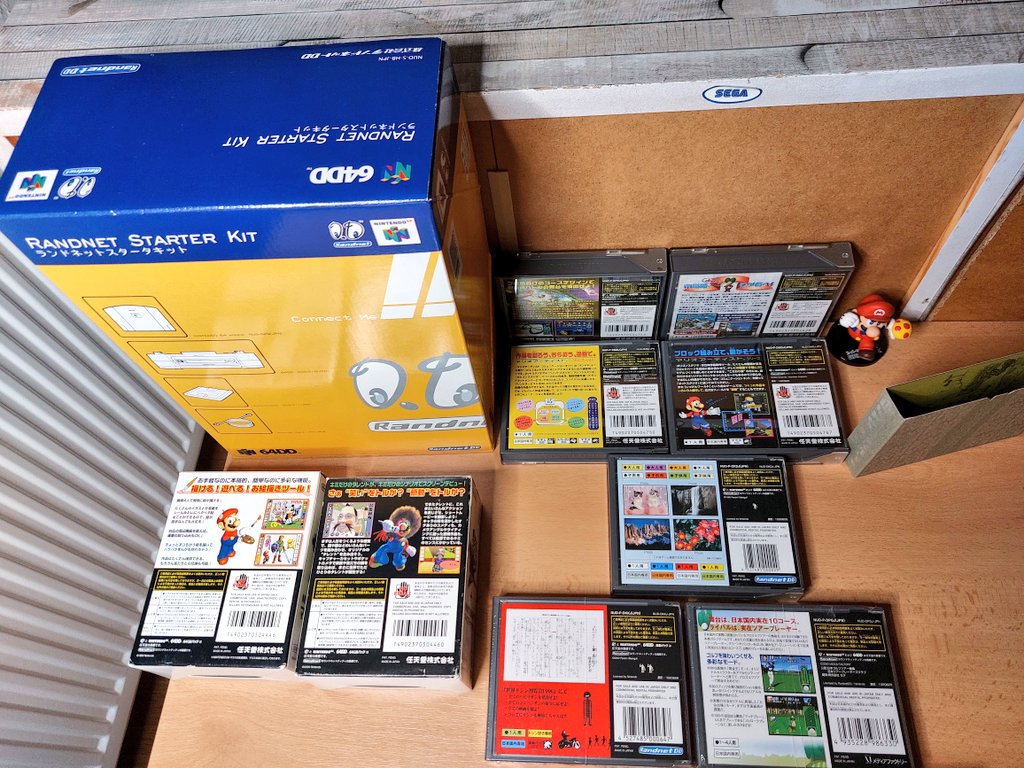nuclearnightmar's tweet photo. Endlich ist das #Nintendo #64DD mit allen Titeln sowie der Tastatur in meiner Sammlung ❤️
Dieses Zip Laufwerk für das #N64 wurde nur Japan im Jahr 1999 veröffentlicht
#importgaming #retrogaming https://t.co/0ze7vhhXrM