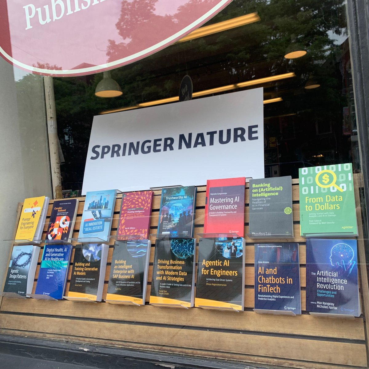 Harvard Book Store tweet media