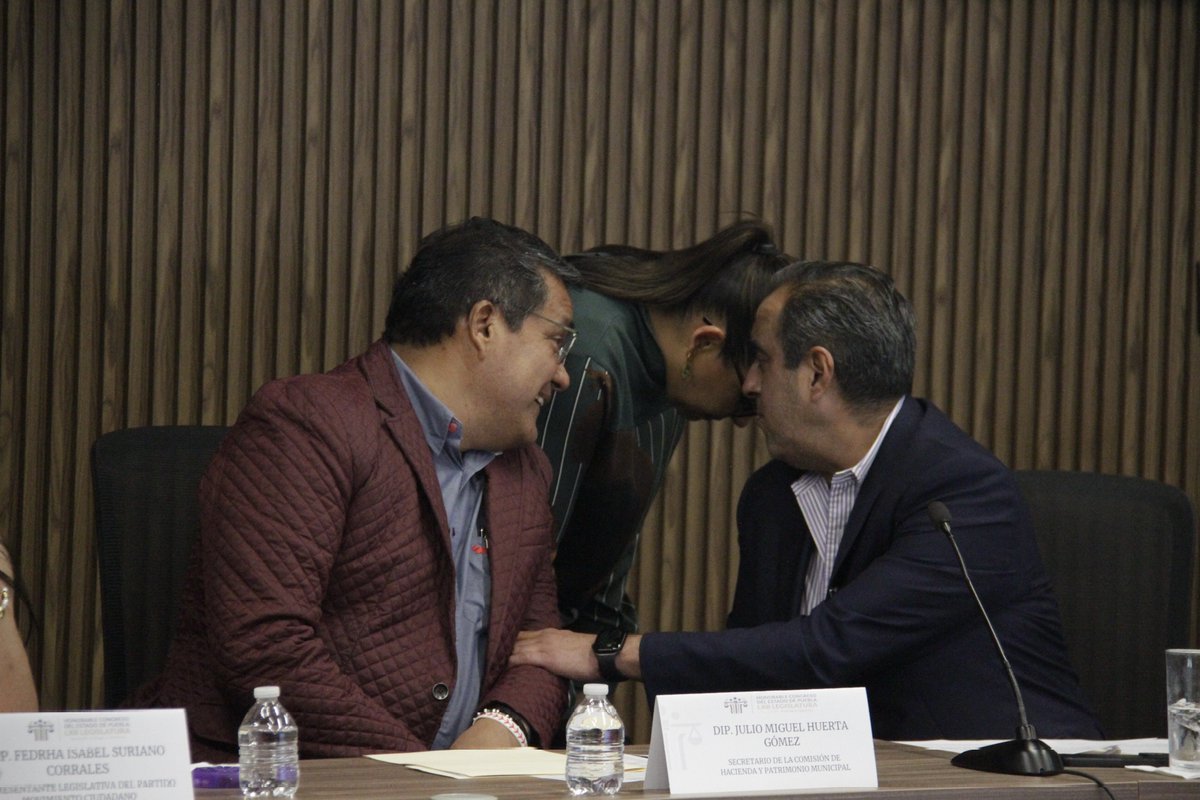 larevista_unica's tweet photo. #CongresodelEstado || 📷🧵3

@CongresoPue @AguadePuebla @JosefinaM_G @LupitaVargasMx @MauCespedesP @FedrhaSuriano @MariaDeLaBarrda @juliomiguelhg @DelfinaPozosV @xelariannah @Esther_Mtz04 @rafamicalco @luceroCarreraT 

#fotogalería #galeríaúnica #Puebla #agua #comparecencia

#fotos: Miguel Ángel Huerta @Titomino #único 📸