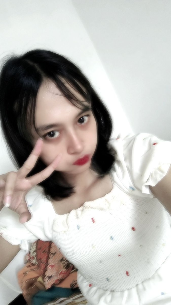 KopPopi80359's tweet photo. temenim bobo 🥹
.
.
.
#femboy #crossdresser #ladyboy #shemale #transgender #transgirl https://t.co/pDws3sktF7