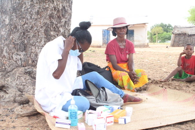 Don_du_Choeur's tweet photo. 🏥🇲🇬 À Andohasatra, un suivi santé accompagne les élèves et leurs familles.
Parce qu'apprendre commence aussi par prendre soin de soi. 🌱❤️
#DonDuChoeur #Madagascar #Santé #Éducation https://t.co/Th4lexPb9V