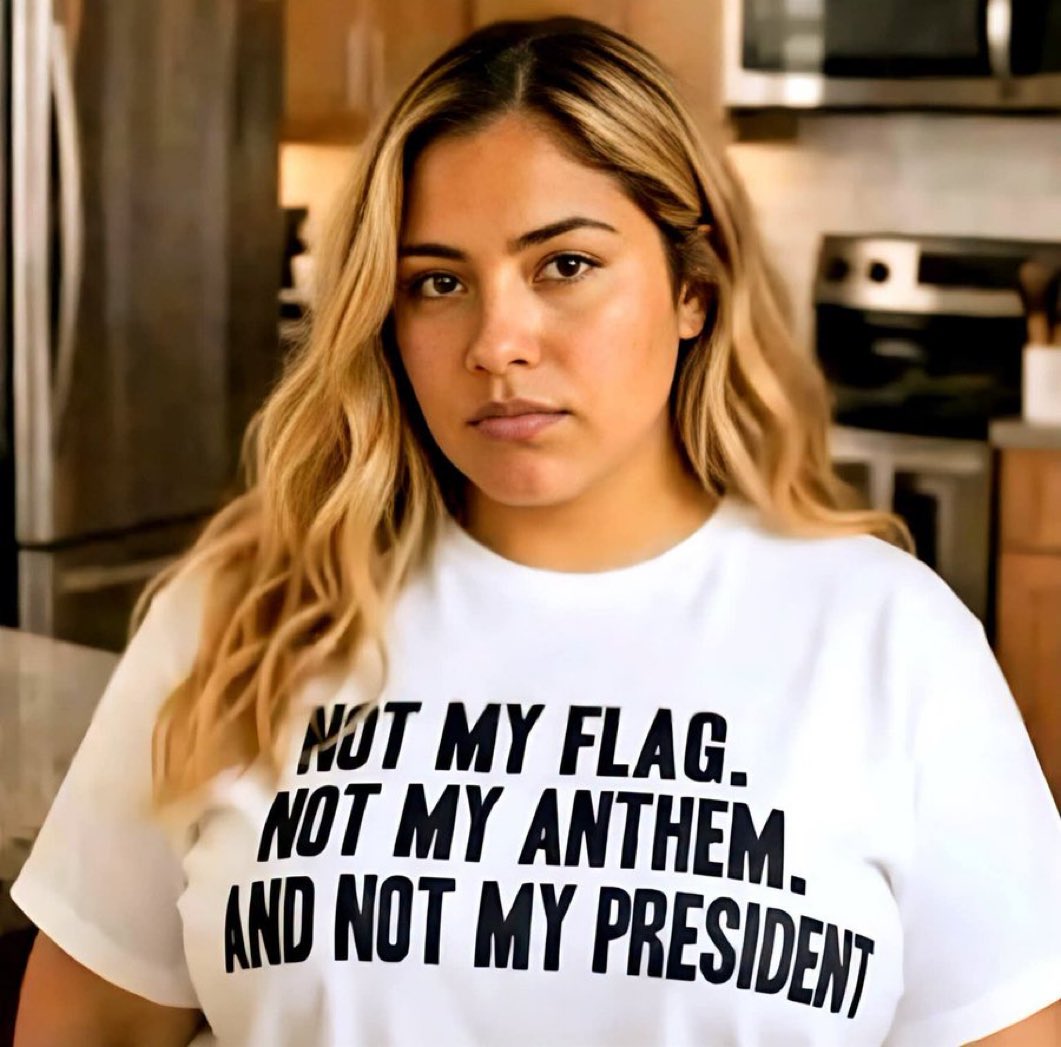 bigblackvee's tweet photo. You can leave this Country I served so U can wear that scummy t - shirt… So now you can’t GTFO !!!😡 https://t.co/KotsTp50et