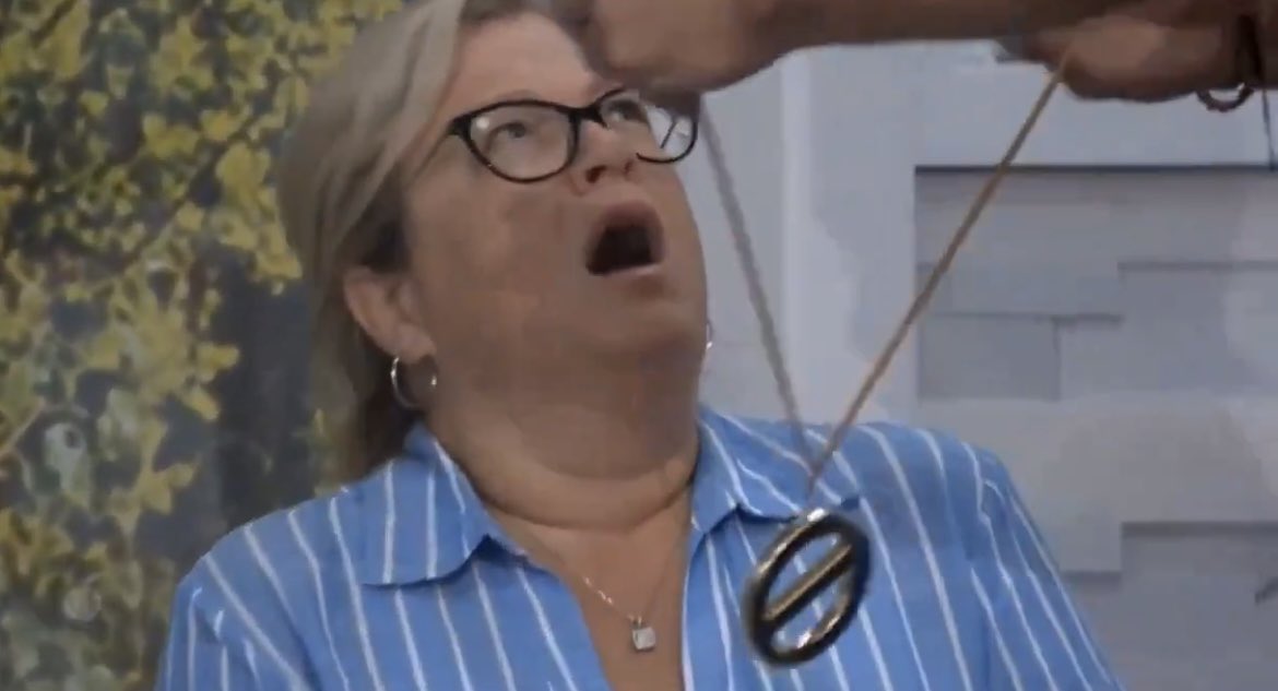 rbbq's tweet photo. Angela on #BB28 as confirmed by @sharontharp https://t.co/Lhzd1SuCj5