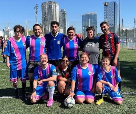 goroliak's tweet photo. ¿No os parece que las selecciones de fútbol son muy machistas? En plan que solo hay hombres. ¿Por qué no apostar por equipos mixtos formados por mujeres y hombres cis, trans, asexuales, etc.? El Mundial está pidiendo a gritos una mayor inclusión. 

#mundialdefútbol https://t.co/i33gSwtacS
