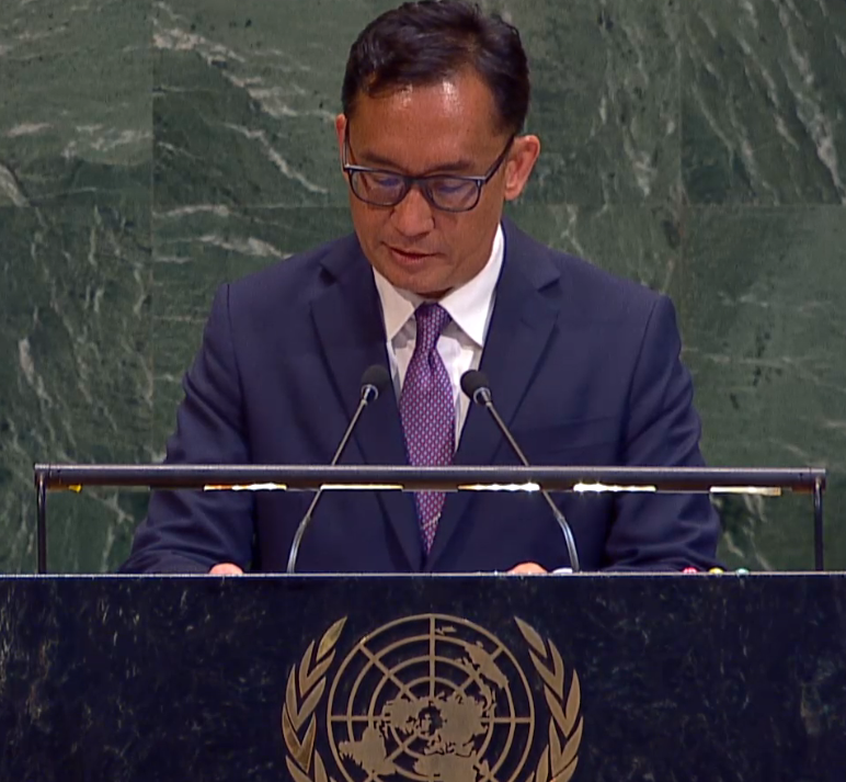 efunerencia's tweet photo. Dans le débat à l’ONU sur le blocus imposé par les États‑Unis contre #Cuba, la #Malaisie réaffirme sa solidarité et souligne les contributions essentielles de Cuba au développement humain. Cuba n’est pas seule. #CubaNoEstaSola https://t.co/kV9EnM3ARt