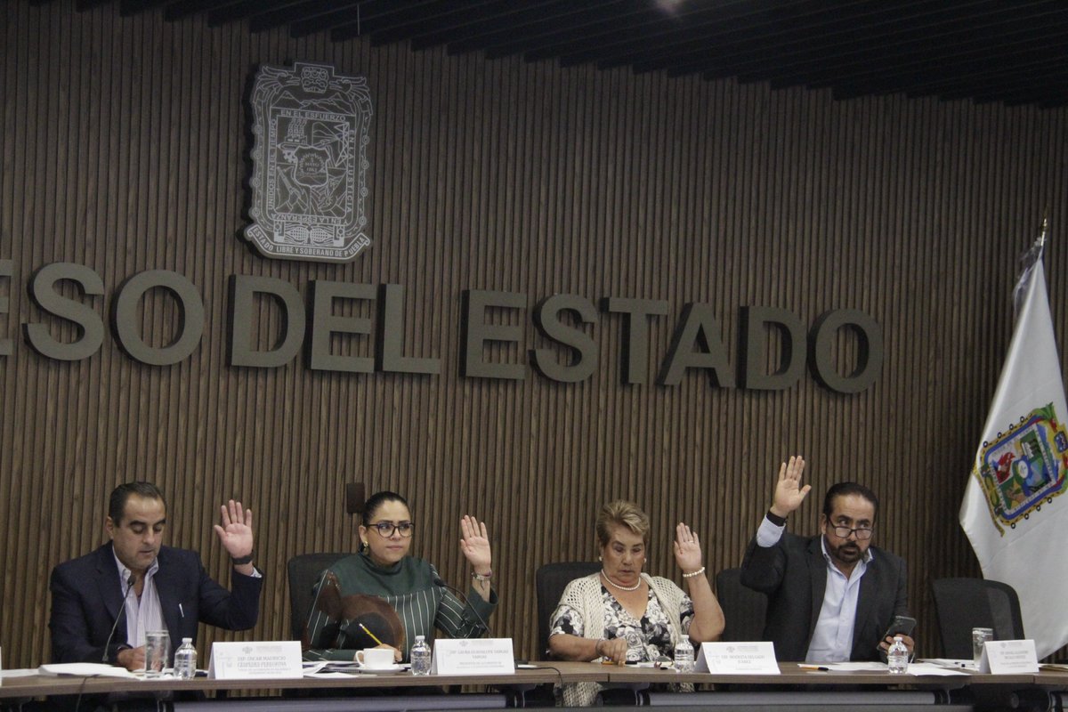 larevista_unica's tweet photo. #CongresodelEstado || 📷🧵9

@CongresoPue @AguadePuebla @JosefinaM_G @LupitaVargasMx @MauCespedesP @FedrhaSuriano @MariaDeLaBarrda @juliomiguelhg @DelfinaPozosV @xelariannah @Esther_Mtz04 @rafamicalco @luceroCarreraT 

#fotogalería #galeríaúnica #Puebla #agua #comparecencia

#fotos: Miguel Ángel Huerta @Titomino #único 📸