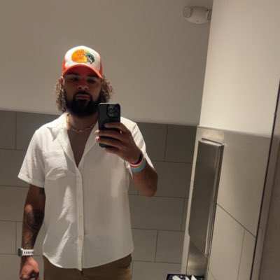 Deontae_Moore4's tweet photo. #NewProfilePic https://t.co/491c00Lukk