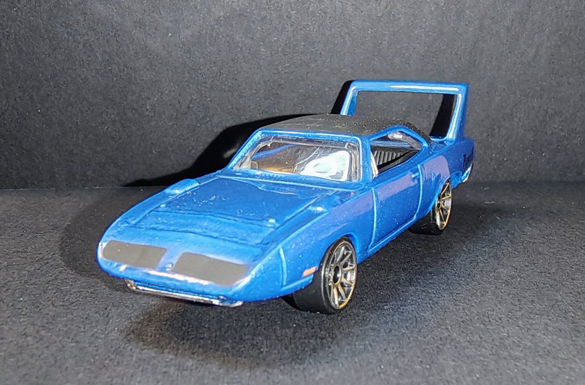 ホットウィール 　プリマス　プリムス　スーパーバード　リチャード　ペティー ホットウィール '70 Plymouth Superbird レーシングドライバー
