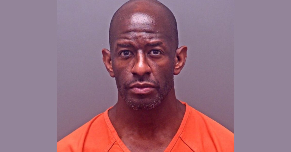 gatewaypundit's tweet photo. JUST IN: Former Democratic Florida Gubernatorial Nominee Andrew Gillum Arrested With Meth, Cut Straws, Bong

Link in the comment section: https://t.co/YpAYGO2Ams