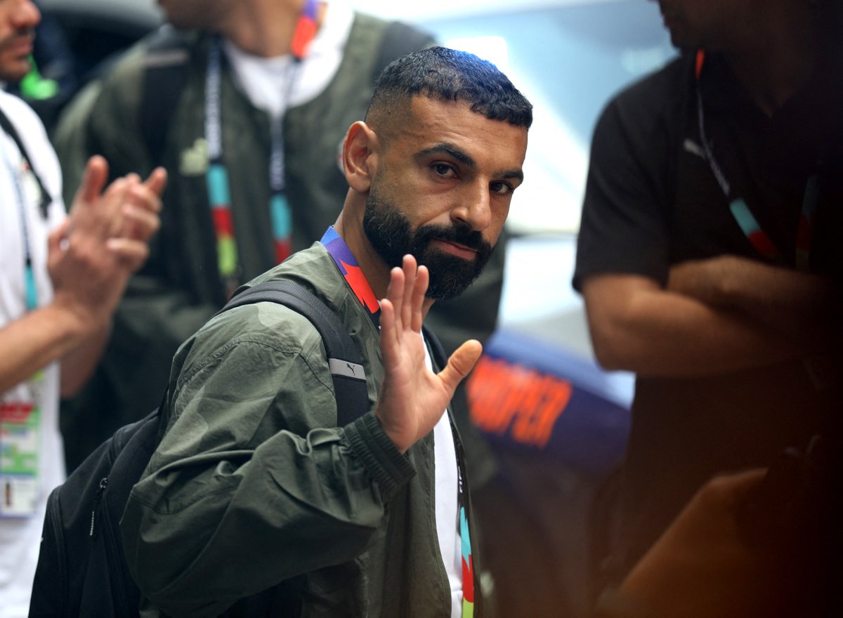 mozizo_'s tweet photo. الجماهير حاضرة لدعم المنتخب 🫡
محمد صلاح ولاعبو منتخب مصر لدى وصولهم إلى مقر إقامتهم بعد نهاية مشوارهم في مونديال 2026 🇪🇬 https://t.co/mW5tlP6BAO