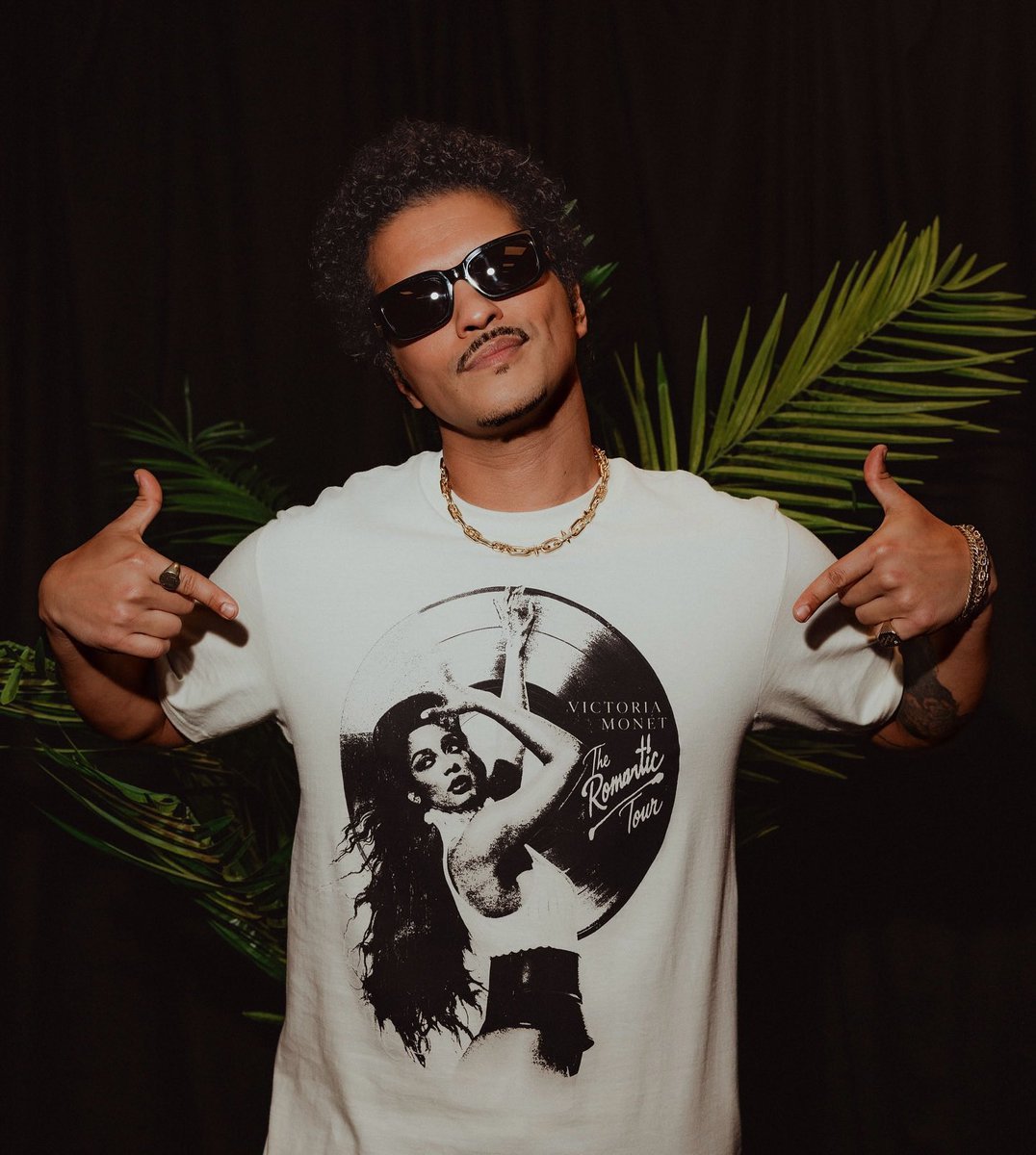 44DNV's tweet photo. Bruno Mars with his Victoria Monét shirt. https://t.co/BHpqK8M9yA