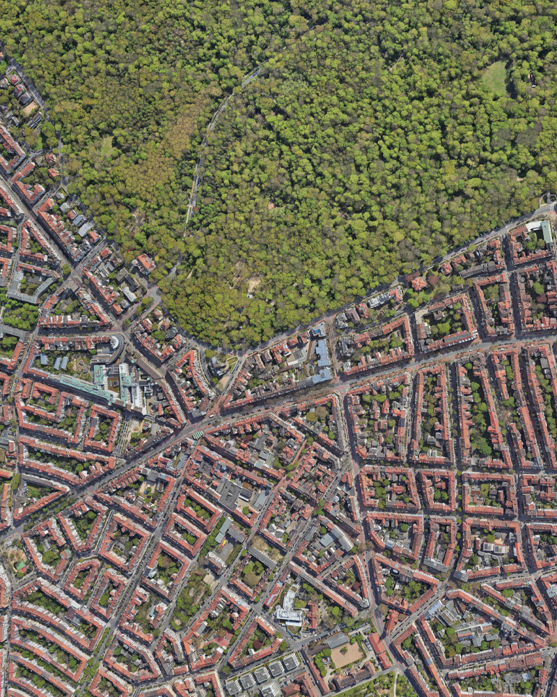 archpng's tweet photo. Dense city blocks on one side.
A 640-hectare urban forest on the other.

This is Hannover, Germany, where the Eilenriede sits directly beside the city — showing that urban life and access to nature don’t have to be separated by long drives or endless sprawl. https://t.co/OUorbtxZ1r
