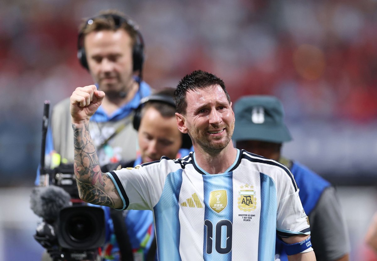 Ishann_04's tweet photo. You deserve it Leo ❤️ you deserve it all ❤️❤️❤️❤️ performing like this at 39 and carrying your team with the same drive after winning the WC already in 🙏🏻🙏🏻 thank you for existing you great man ❤️ https://t.co/ZDevLfuWVr