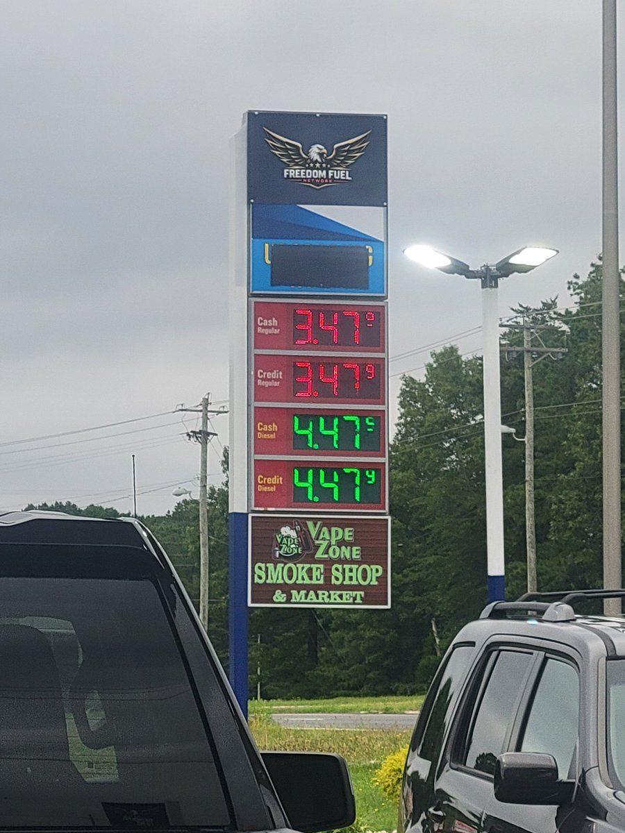 mailgal4ever's tweet photo. The cheapest gas in NJ
#FreedomFuel https://t.co/4YiNUKh3fR