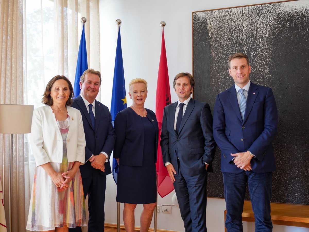 CatherineSuard's tweet photo. Honorée d’avoir accueilli📍#Tirana une délégation de la #CommissiondesAffairesEuropéennes 
de @AssembleeNat , conduite par son Président @PA_Anglade 
Échanges directs et fructueux sur l’appui 🇫🇷 au processus d’adhésion 🇦🇱 à l’🇪🇺 et le rôle des #Parlements nationaux. https://t.co/IJLQQotiSC