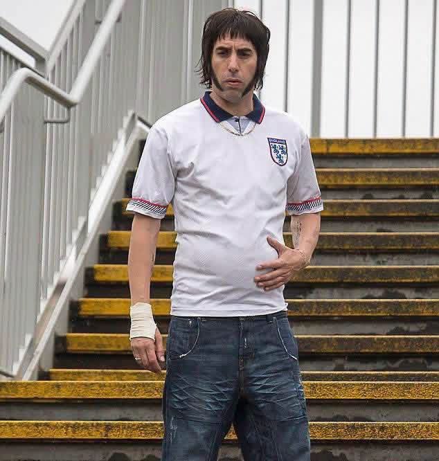 OFFMECOCONUTS's tweet photo. @liamgallagher @liamgallagher who’s the bigger rnr star? You or this sideburn Gallagher? https://t.co/DGbQmBmV1u